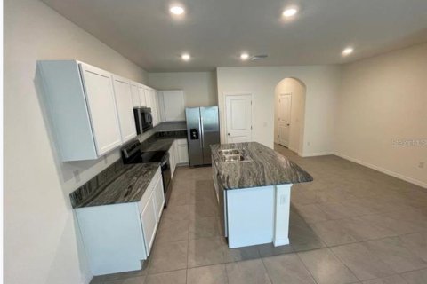 Townhouse in Wesley Chapel, Florida 3 bedrooms, 155.43 sq.m. № 2302237 - photo 11