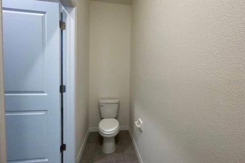 Townhouse in Wesley Chapel, Florida 3 bedrooms, 155.43 sq.m. № 2302237 - photo 18