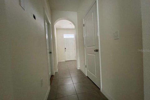 Townhouse in Wesley Chapel, Florida 3 bedrooms, 155.43 sq.m. № 2302237 - photo 14