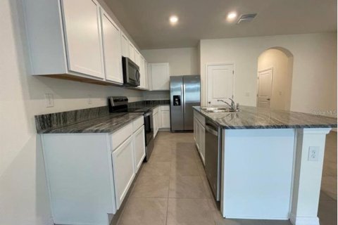 Townhouse in Wesley Chapel, Florida 3 bedrooms, 155.43 sq.m. № 2302237 - photo 7