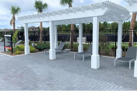 Townhouse in Wesley Chapel, Florida 3 bedrooms, 155.43 sq.m. № 2302237 - photo 21