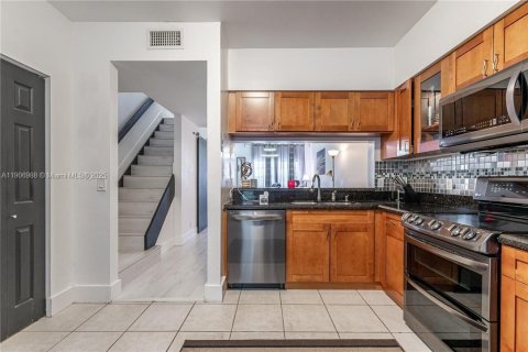 Townhouse in Margate, Florida 2 bedrooms, 103.12 sq.m. № 1965807 - photo 2