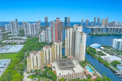 Condominio en venta en Aventura, Florida, 2 dormitorios, 160.72 m2 № 1982816 - foto 29