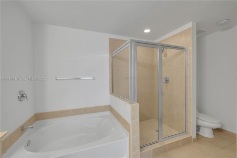 Condominio en venta en Aventura, Florida, 2 dormitorios, 160.72 m2 № 1982816 - foto 9