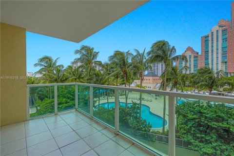 Condominio en venta en Aventura, Florida, 2 dormitorios, 160.72 m2 № 1982816 - foto 13