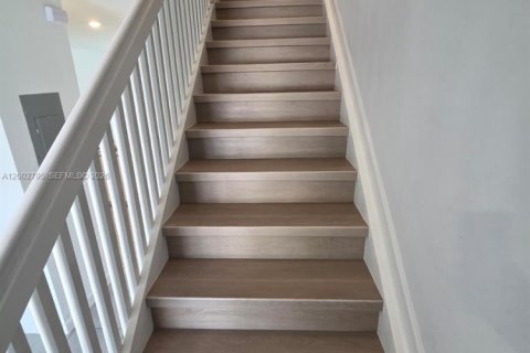 House in Homestead, Florida 3 bedrooms, 143.53 sq.m. № 2068018 - photo 23