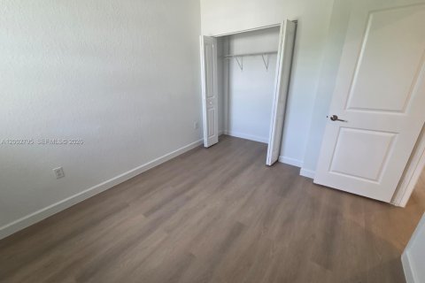 House in Homestead, Florida 3 bedrooms, 143.53 sq.m. № 2068018 - photo 13