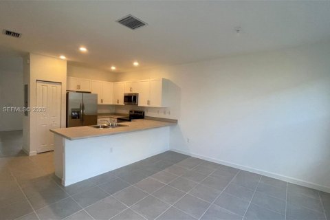 House in Homestead, Florida 3 bedrooms, 143.53 sq.m. № 2068018 - photo 6