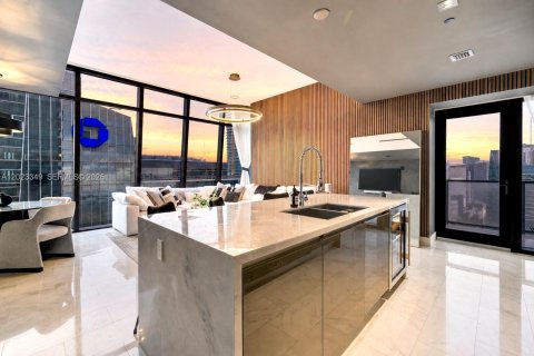 Copropriété à vendre à Miami, Floride: 2 chambres, 104.7 m2 № 2257163 - photo 3