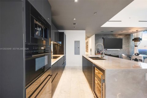 Copropriété à vendre à Miami, Floride: 2 chambres, 104.7 m2 № 2257163 - photo 7