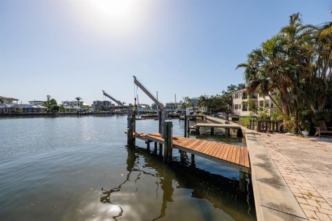 Casa en venta en Saint Petersburg, Florida, 3 dormitorios, 157 m2 № 1744481 - foto 12