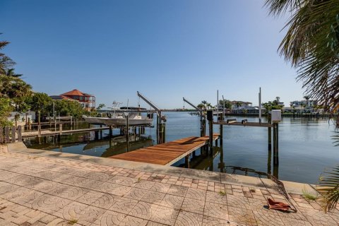 Casa en venta en Saint Petersburg, Florida, 3 dormitorios, 157 m2 № 1744481 - foto 11