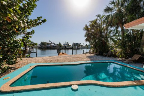 Casa en venta en Saint Petersburg, Florida, 3 dormitorios, 157 m2 № 1744481 - foto 5