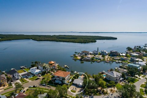 Casa en venta en Saint Petersburg, Florida, 3 dormitorios, 157 m2 № 1744481 - foto 13