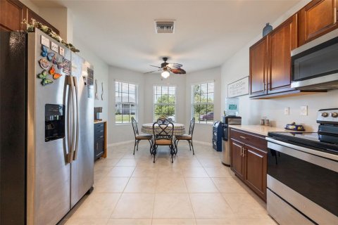 Casa en venta en Cape Coral, Florida, 3 dormitorios, 162.3 m2 № 1901237 - foto 5
