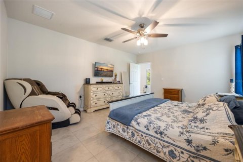 Casa en venta en Cape Coral, Florida, 3 dormitorios, 162.3 m2 № 1901237 - foto 17