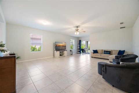 Casa en venta en Cape Coral, Florida, 3 dormitorios, 162.3 m2 № 1901237 - foto 11
