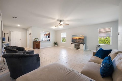 Casa en venta en Cape Coral, Florida, 3 dormitorios, 162.3 m2 № 1901237 - foto 15