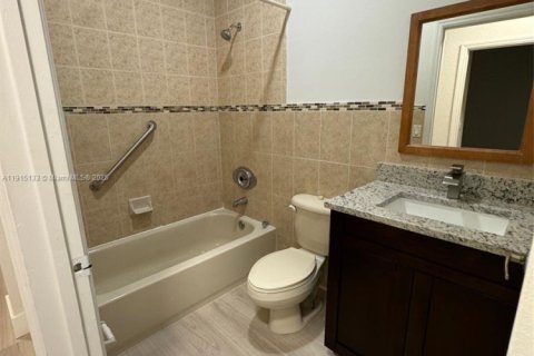 Condominio en alquiler en Miramar, Florida, 3 dormitorios, 138.52 m2 № 1970732 - foto 6