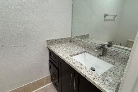 Condominio en alquiler en Miramar, Florida, 3 dormitorios, 138.52 m2 № 1970732 - foto 5