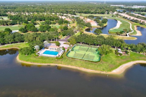 House in Stuart, Florida 3 bedrooms, 185.8 sq.m. № 1186656 - photo 1