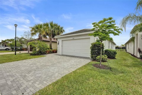 Casa en venta en Port St. Lucie, Florida, 4 dormitorios, 209.4 m2 № 2248214 - foto 3