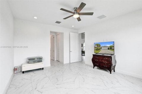 Casa en venta en Port St. Lucie, Florida, 4 dormitorios, 209.4 m2 № 2248214 - foto 27