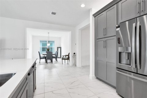 Casa en venta en Port St. Lucie, Florida, 4 dormitorios, 209.4 m2 № 2248214 - foto 12