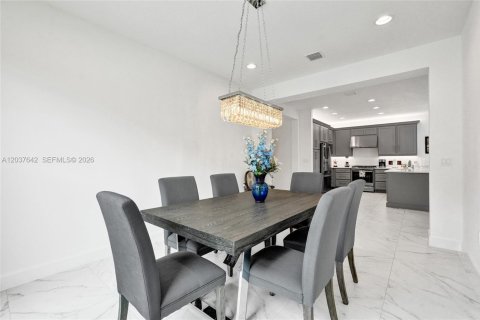 Casa en venta en Port St. Lucie, Florida, 4 dormitorios, 209.4 m2 № 2248214 - foto 16