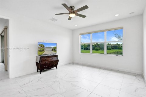 Casa en venta en Port St. Lucie, Florida, 4 dormitorios, 209.4 m2 № 2248214 - foto 26