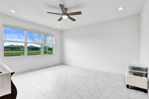 Casa en venta en Port St. Lucie, Florida, 4 dormitorios, 209.4 m2 № 2248214 - foto 25