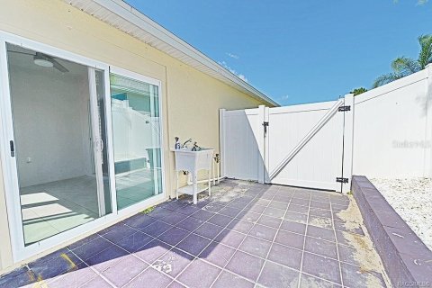 Villa ou maison à vendre à Beverly Hills, Floride: 4 chambres, 166.39 m2 № 1913263 - photo 3