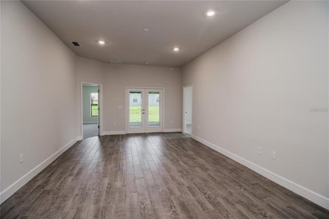 House in Auburndale, Florida 4 bedrooms, 204.38 sq.m. № 1778537 - photo 7