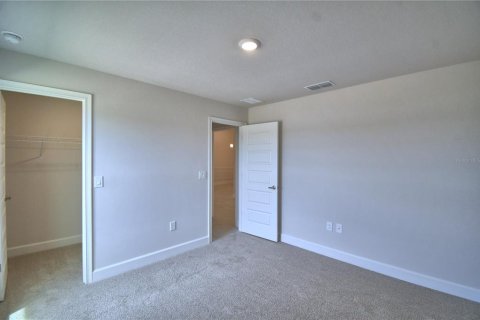 House in Auburndale, Florida 4 bedrooms, 204.38 sq.m. № 1778537 - photo 28