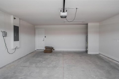 House in Auburndale, Florida 4 bedrooms, 204.38 sq.m. № 1778537 - photo 21