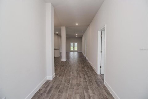 House in Auburndale, Florida 4 bedrooms, 204.38 sq.m. № 1778537 - photo 3