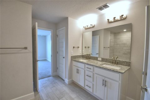 House in Auburndale, Florida 4 bedrooms, 204.38 sq.m. № 1778537 - photo 24