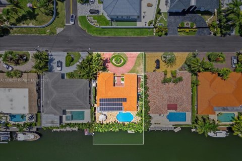 Villa ou maison à vendre à North Miami Beach, Floride: 4 chambres, 182.46 m2 № 1935183 - photo 2