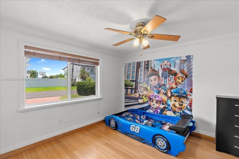 Villa ou maison à vendre à North Miami Beach, Floride: 4 chambres, 182.46 m2 № 1935183 - photo 12