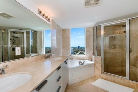 Снять в аренду кондоминиум в Санни-Айлс-Бич, Флорида 2 спальни, 132.2м2, № 1935200 - фото 10