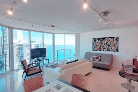 Снять в аренду кондоминиум в Санни-Айлс-Бич, Флорида 2 спальни, 132.2м2, № 1935200 - фото 3