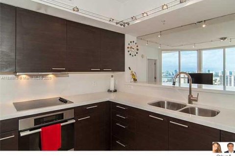 Снять в аренду кондоминиум в Санни-Айлс-Бич, Флорида 2 спальни, 132.2м2, № 1935200 - фото 5