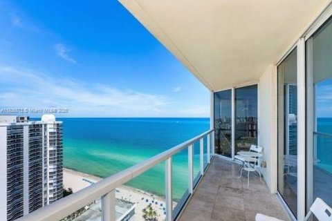 Снять в аренду кондоминиум в Санни-Айлс-Бич, Флорида 2 спальни, 132.2м2, № 1935200 - фото 8