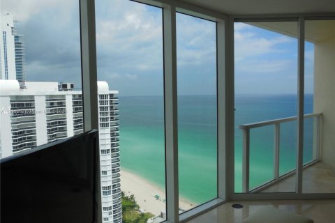 Снять в аренду кондоминиум в Санни-Айлс-Бич, Флорида 2 спальни, 132.2м2, № 1935200 - фото 9