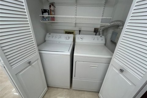 Снять в аренду кондоминиум в Ки-Бискейн, Флорида 2 спальни, 142.33м2, № 2017029 - фото 21