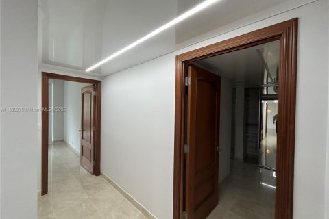 Снять в аренду кондоминиум в Ки-Бискейн, Флорида 2 спальни, 142.33м2, № 2017029 - фото 13