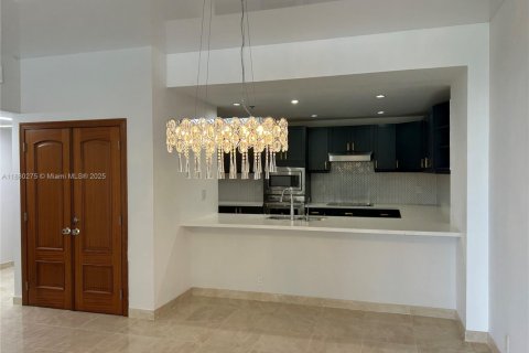 Снять в аренду кондоминиум в Ки-Бискейн, Флорида 2 спальни, 142.33м2, № 2017029 - фото 5