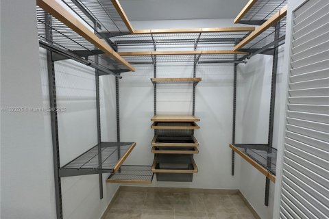 Снять в аренду кондоминиум в Ки-Бискейн, Флорида 2 спальни, 142.33м2, № 2017029 - фото 17