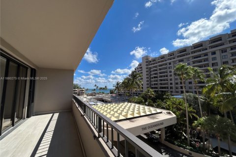 Кондоминиум с 2 спальнями в Ки-Бискейн, Флорида № 2017029