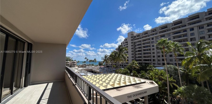 Кондоминиум с 2 спальнями в Ки-Бискейн, Флорида № 2017029